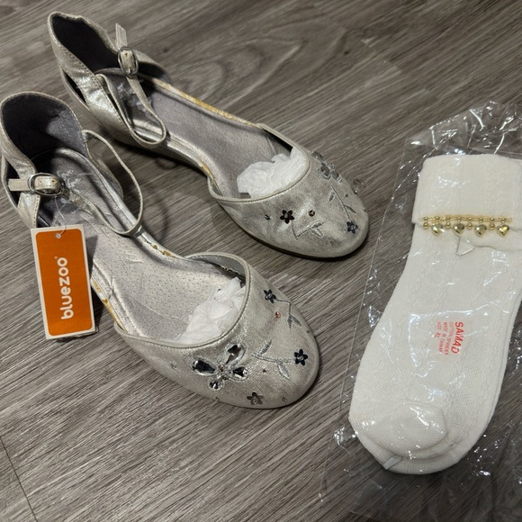 Other - NEW| Girls Fancy Silver Dress Shoess